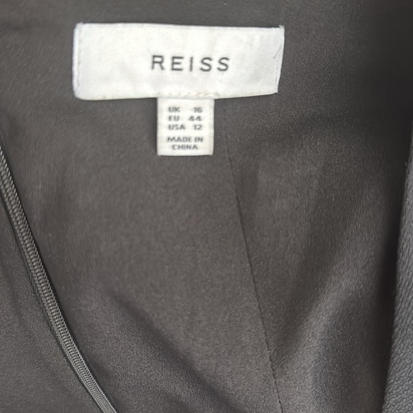Reiss Haisley Tailored Dress for Woman. Square neckline. Color: Black Size 12. - Picture 4 of 9